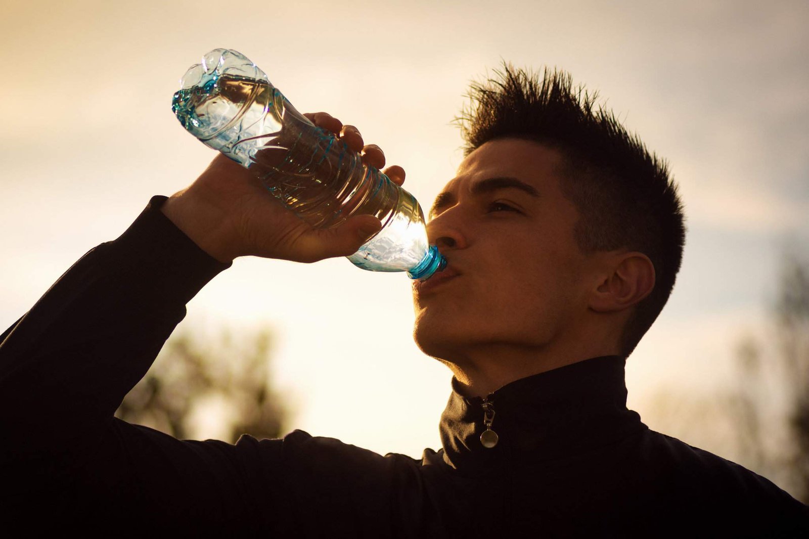 10 Benefits of Drinking Water an Essential Morning Habit